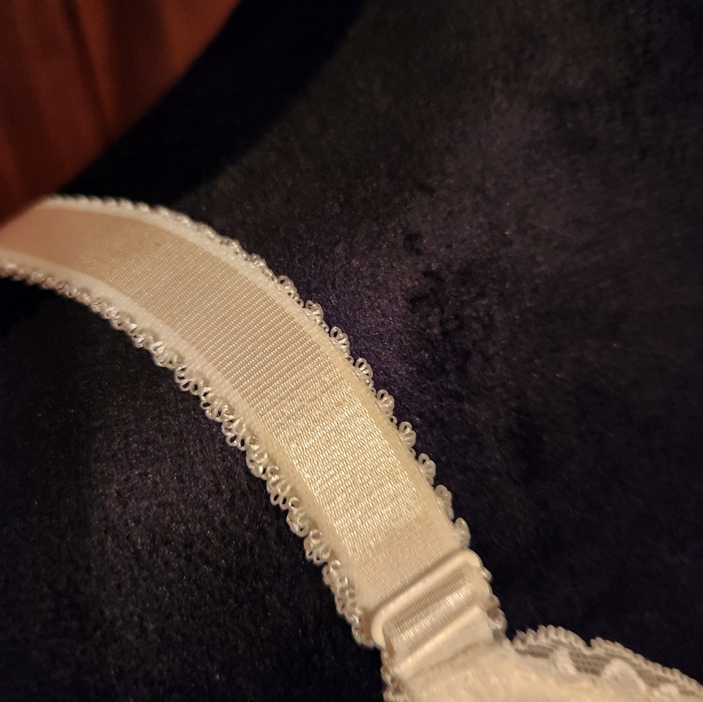 Bra - Picture 4 of 5